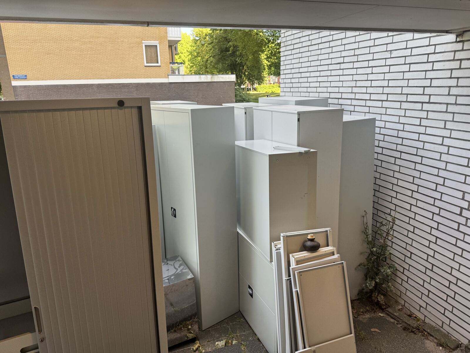 Archiefkast en kantoormeubels ophalen