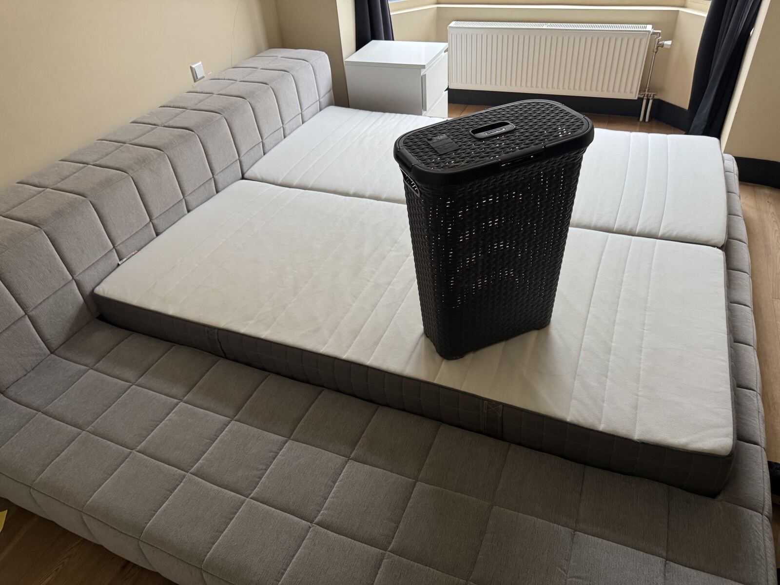 Bed wordt opgehaald door MeubelsLatenOphalen.nl
