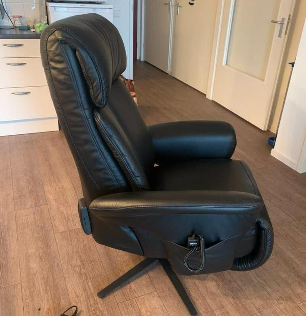 Bureaustoelen en kantoorstoelen ophalen