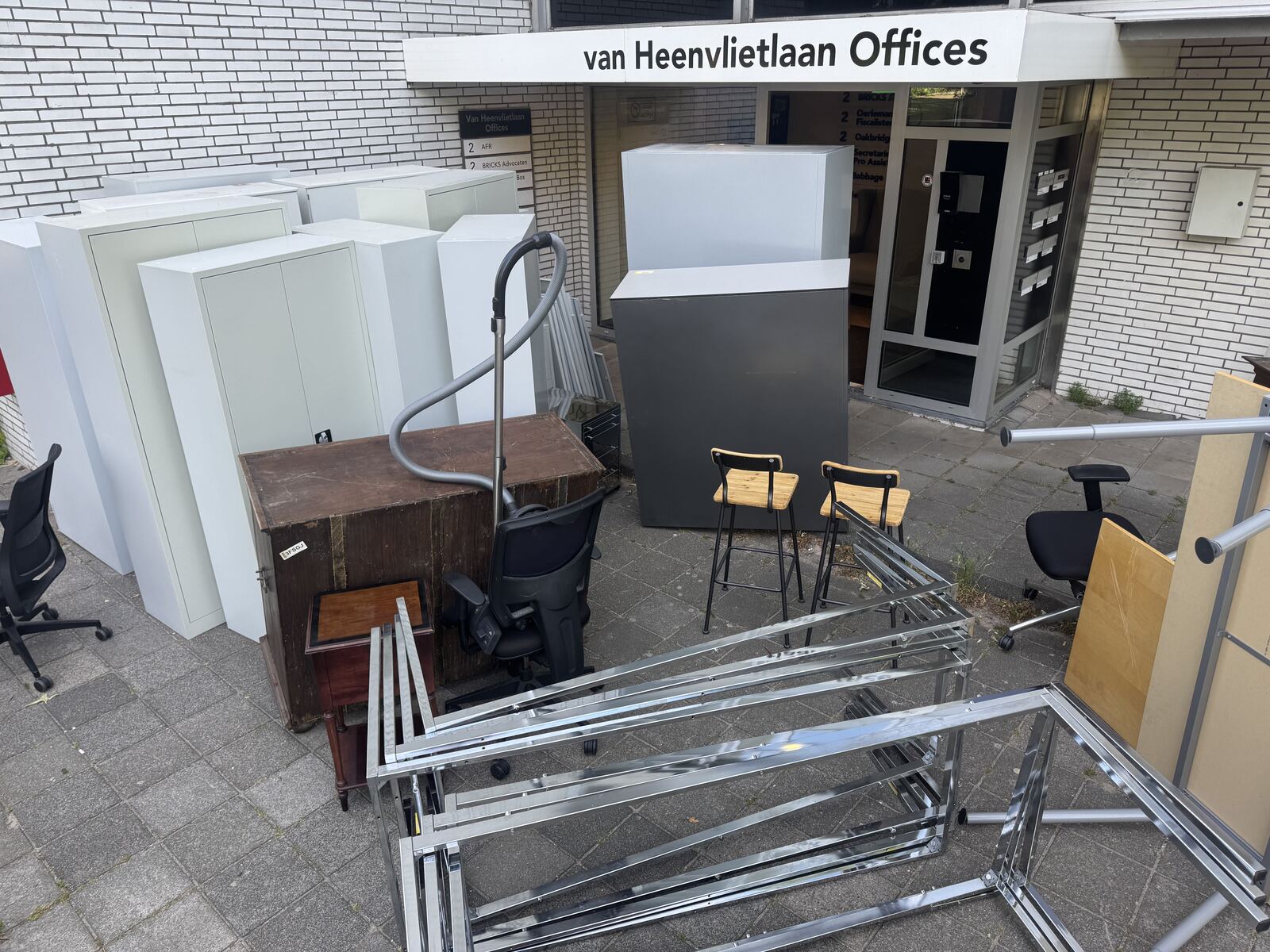 Kantoorpand volledig ontruimen